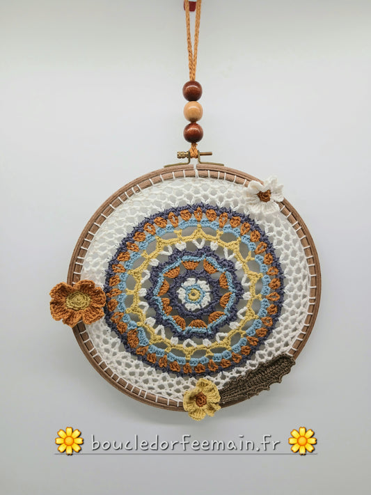 Mandala Miel & Ciel - Crochet fait main multicolore